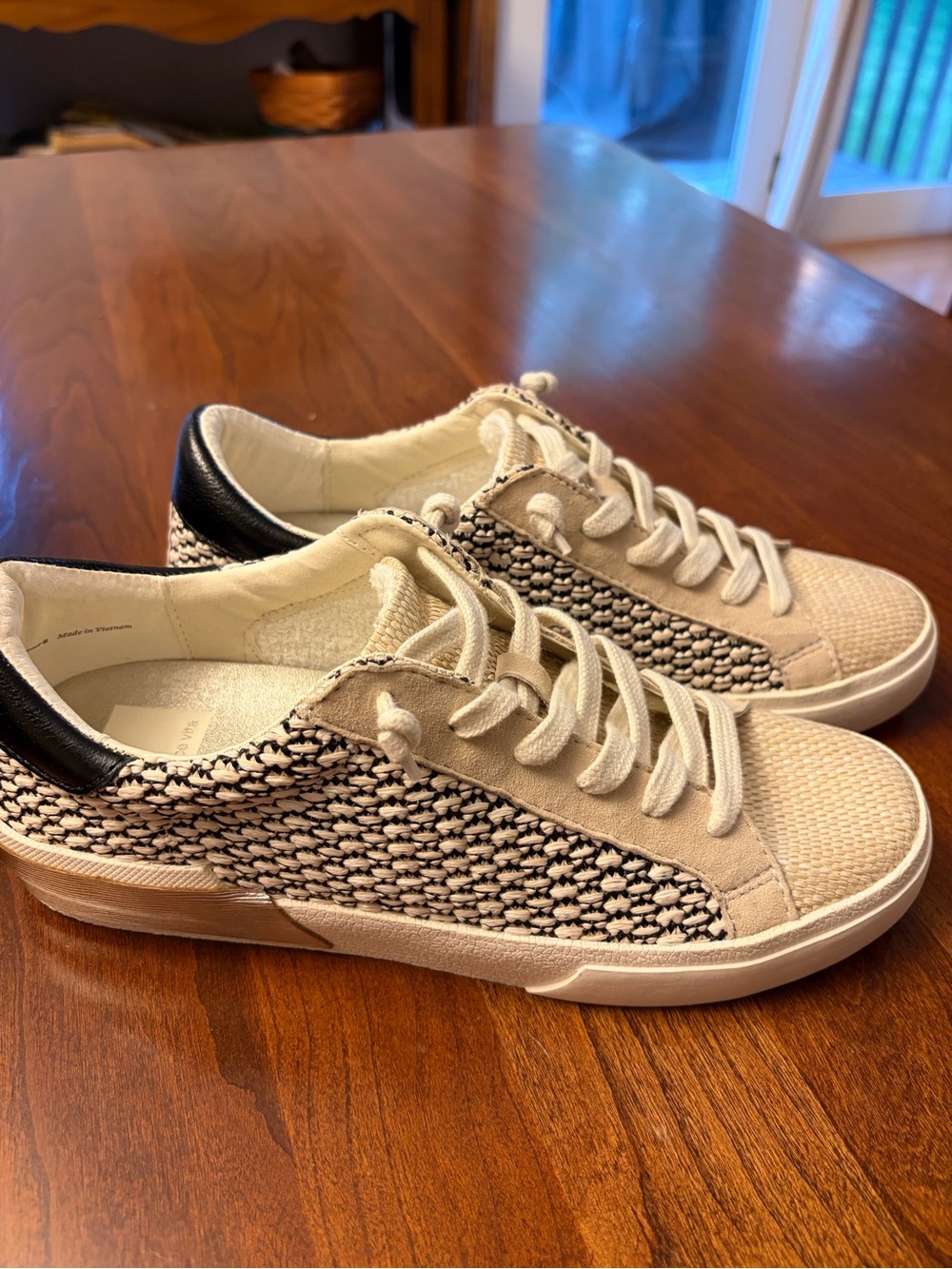 Dolce Vita Cream and Black Woven Low-Top Sneakers Womens 8 medium width
